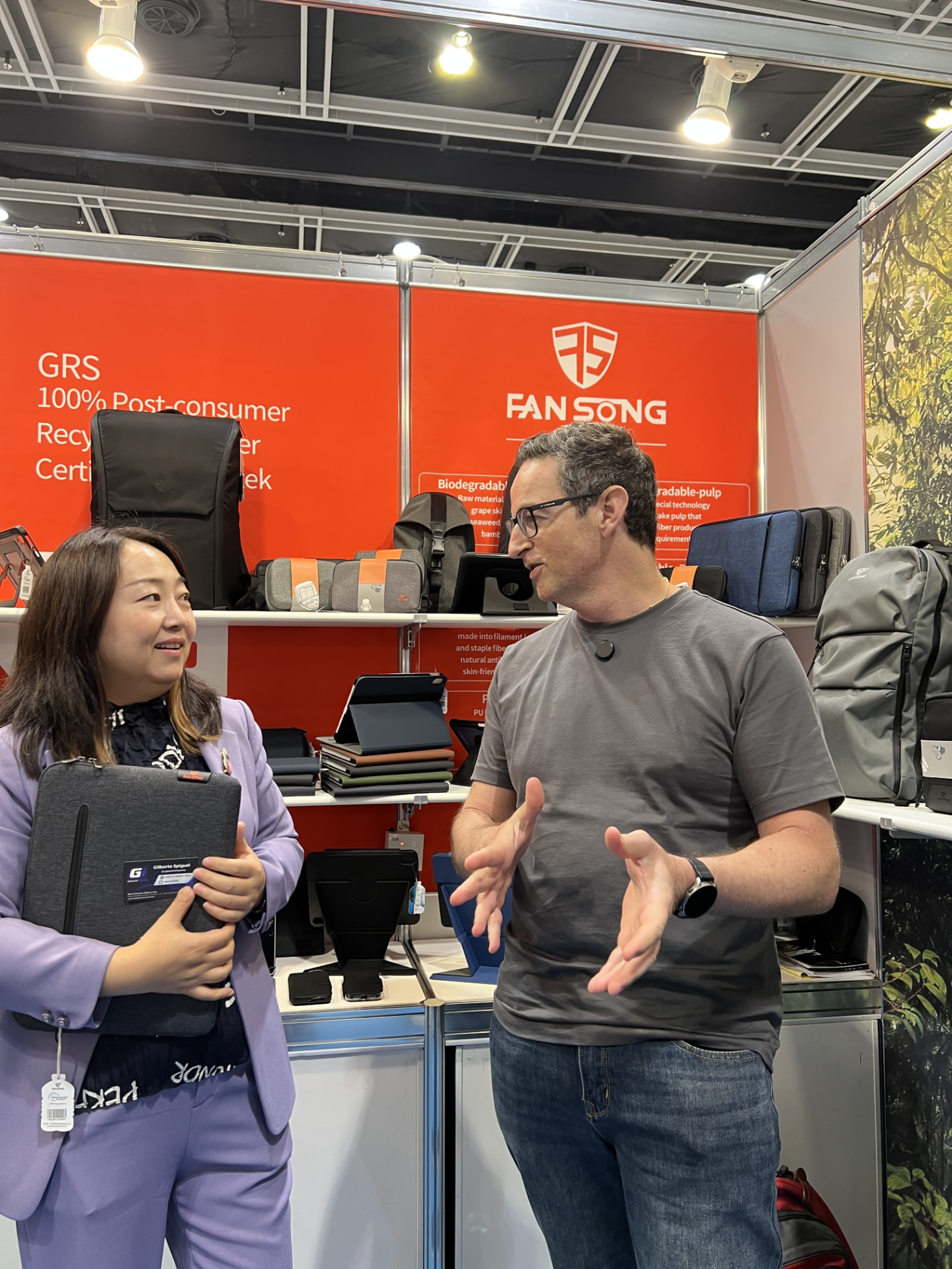 Gaúcho Importa negociando diretamente com fornecedores na China